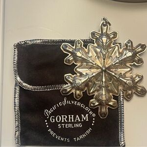 925 Sterling Silver
Vintage 1973 Gorham Snowflake Christmas
Ornament